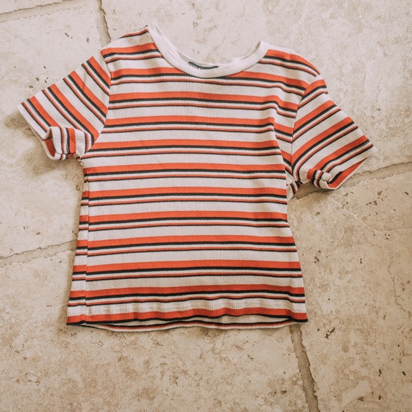 SOLD brandy melville✨- stripped cropped tshirt!! - Picture 2 of 2